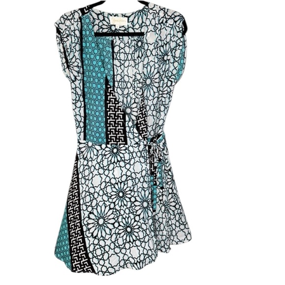 Yumi Kim Dresses & Skirts - Yumi Kim Black and Teal Geometric 100% Silk Wrap Dress Size Medium